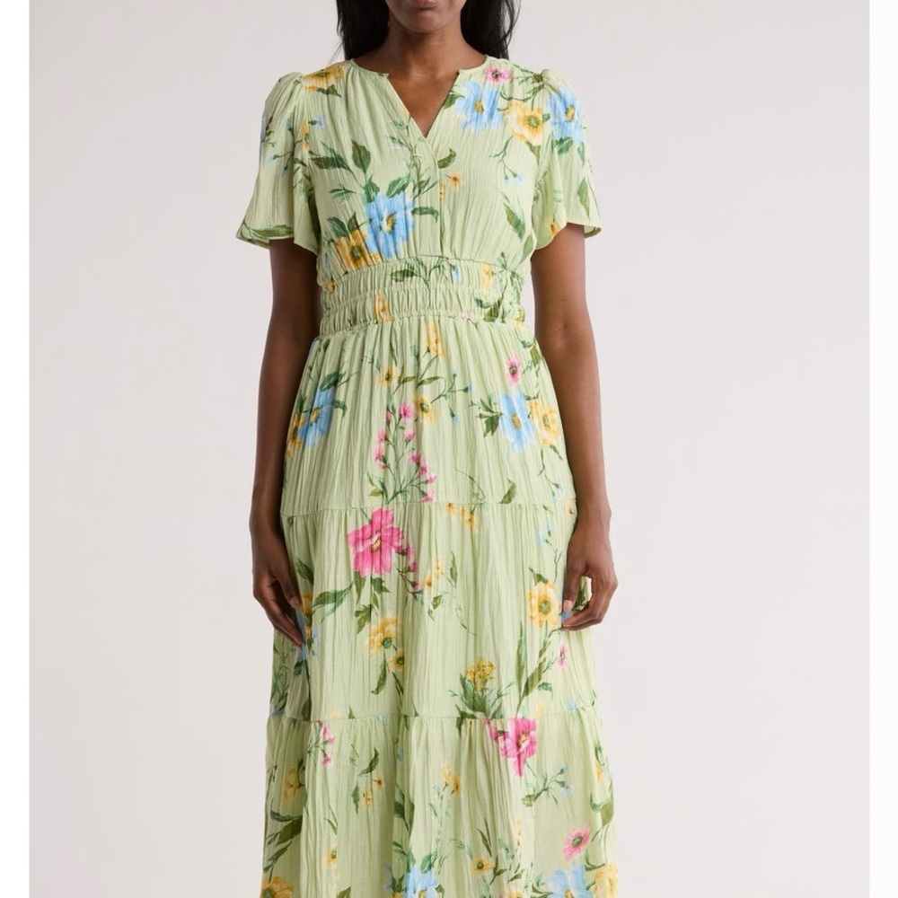 August Sky Green Floral Crinkle Short Sleeve Tiered Midi Dress Women’s Medium